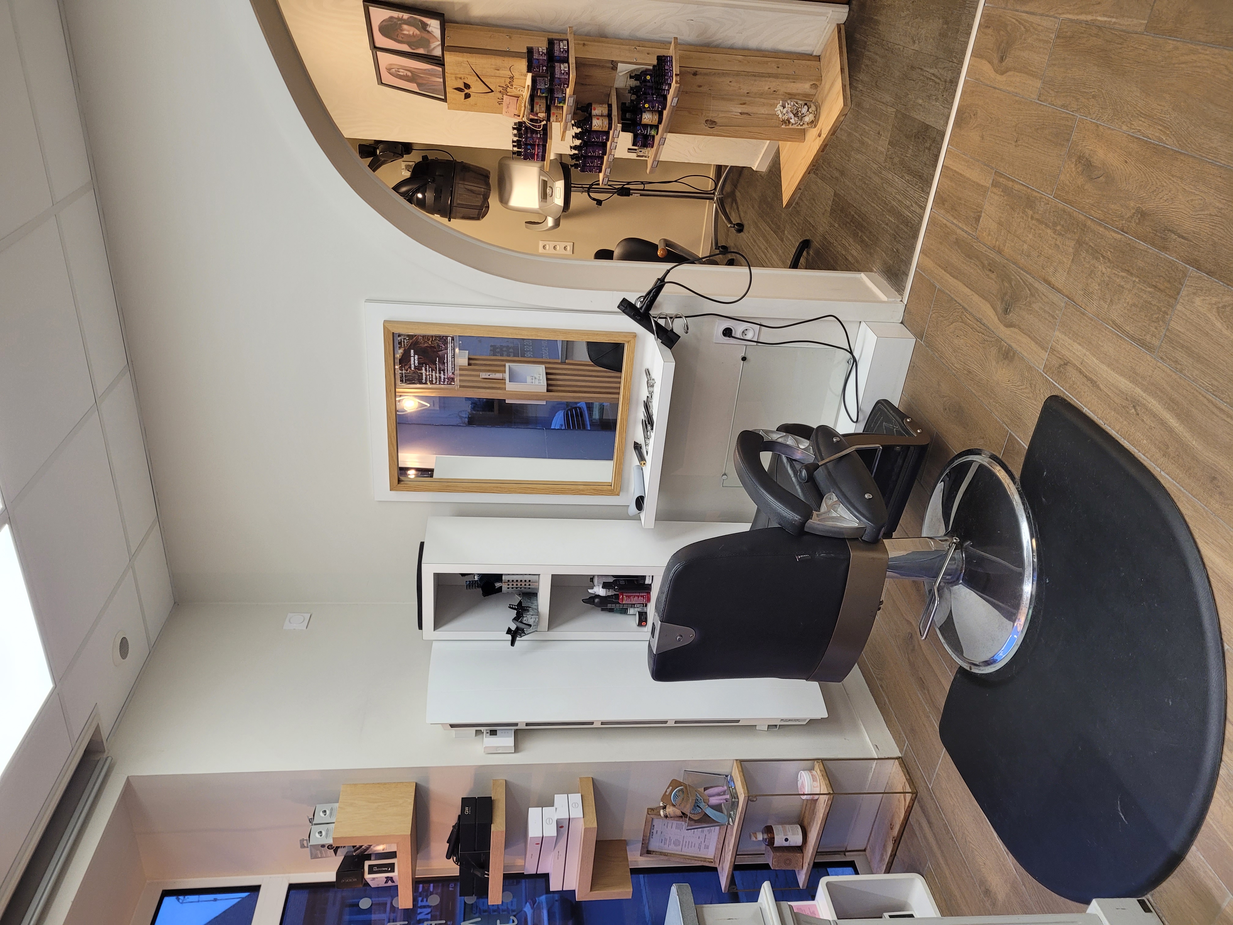 Intérieur chaleureux du salon